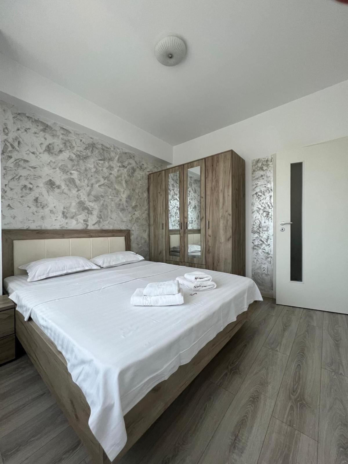 Cozy 3 Bedroom Apartments In Centre Of Iasi Palas Mall エクステリア 写真